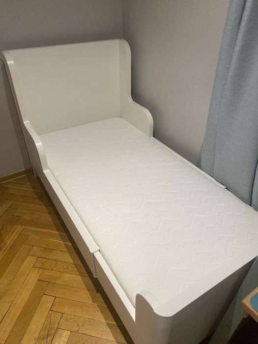 łóżko IKEA rosnące z dzieckiem BUSUNGE + materac