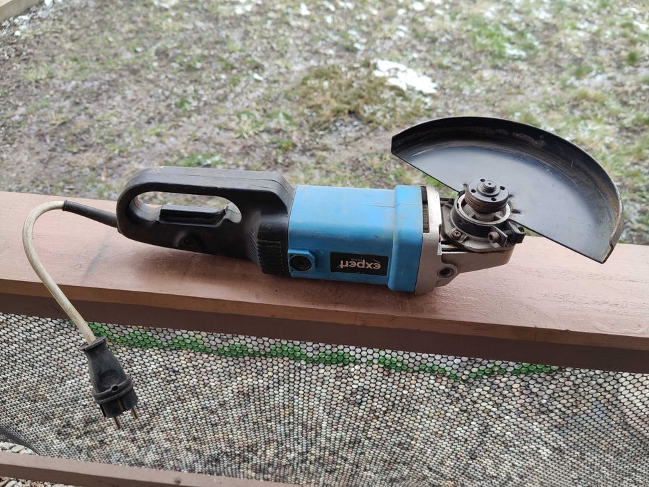 Шлифмашина угловая Expert Tools AG07 230Круг
