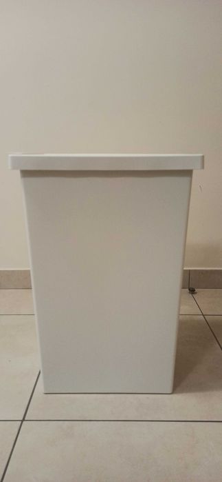 Caixote branco IKEA