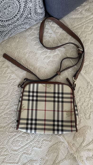 Torebka Burberry London – listonoszka w kratę