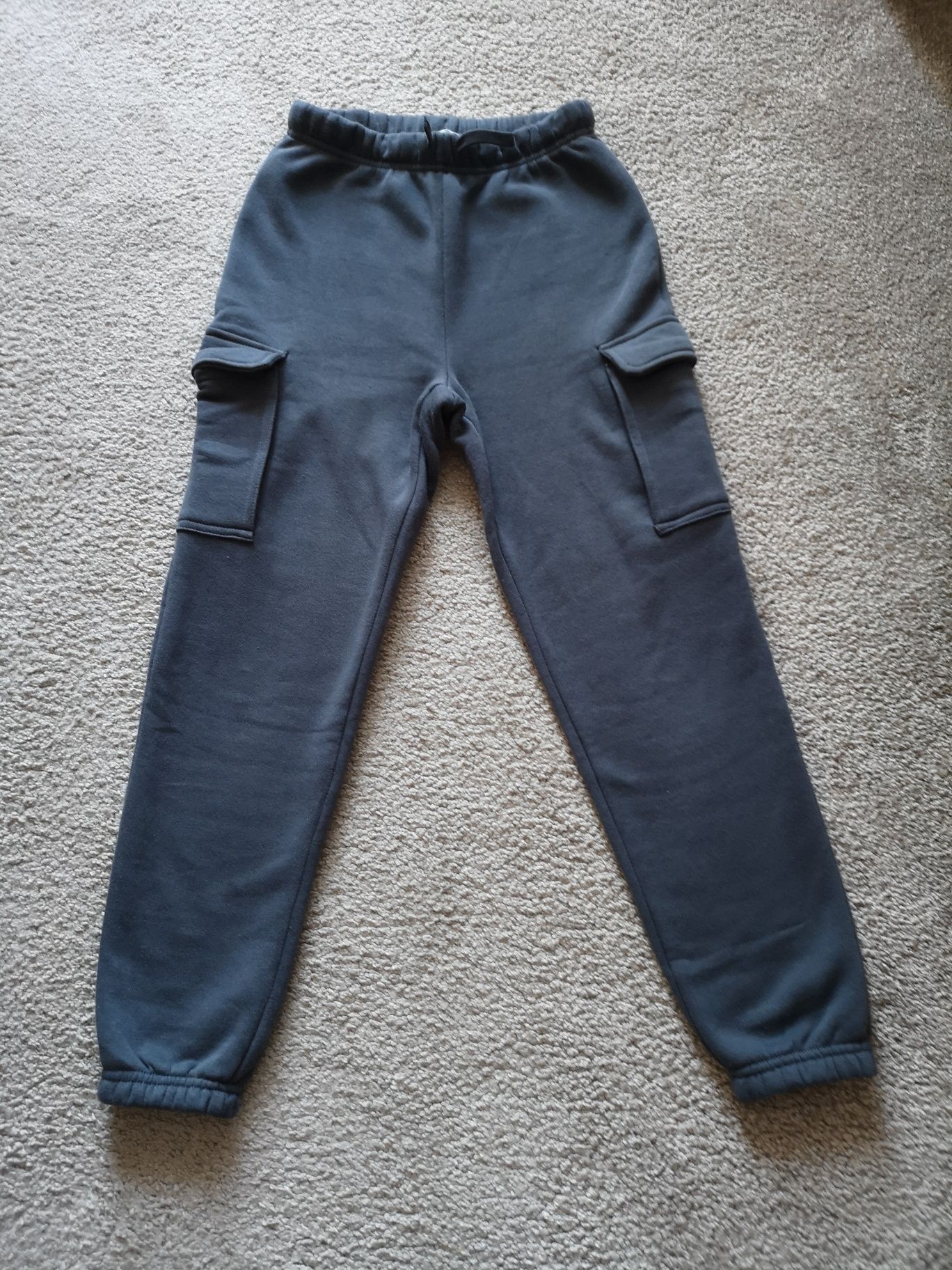 Bojówki ocieplane H&M w r 140. Stan bardzo dobry.