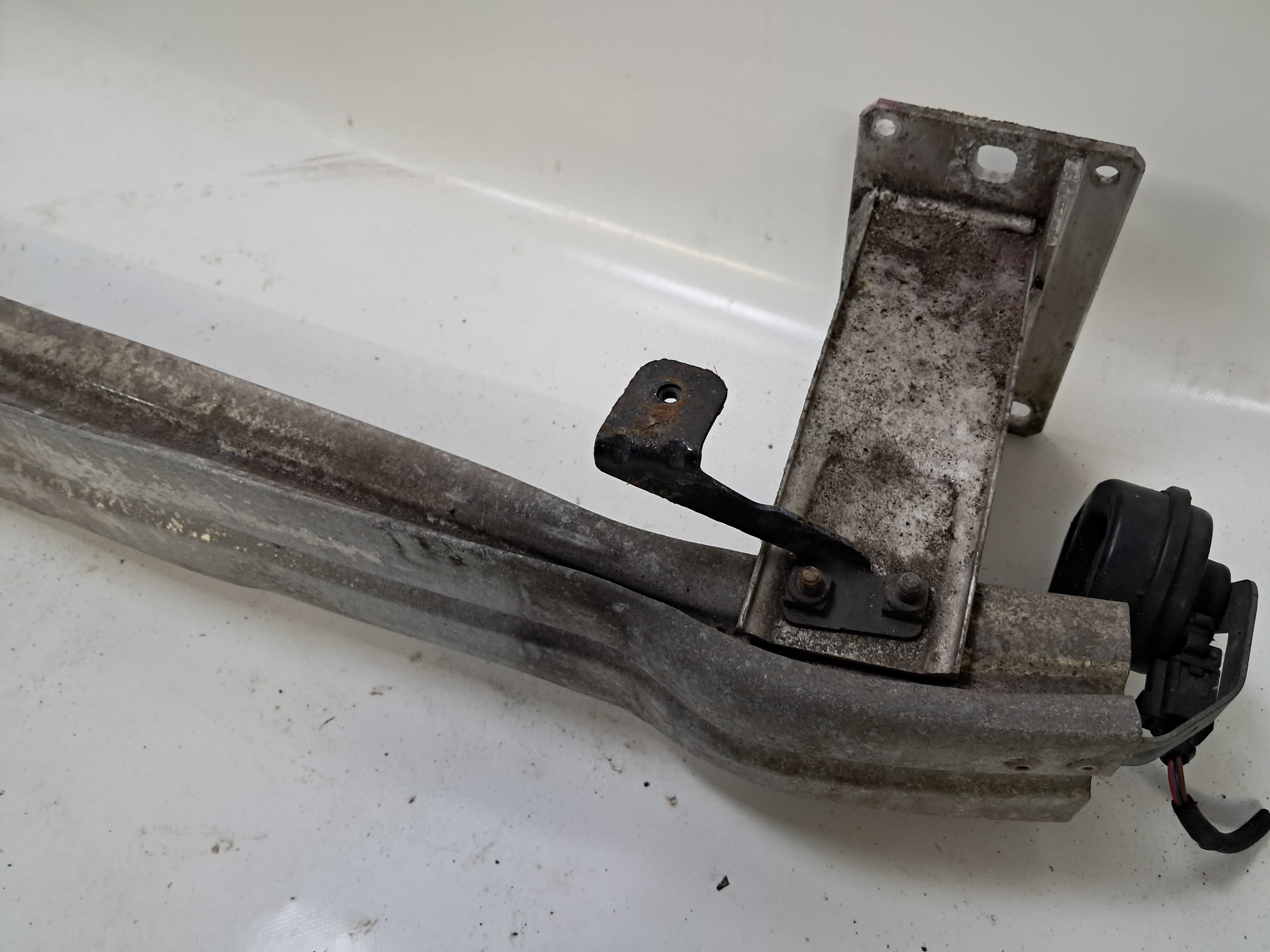 AUDI A4 B8 przed Lift belka przód przednia zderzaka wzmocnienie