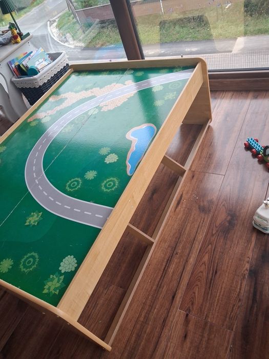 Stolik od  kinderkraft na drewniane tory itd