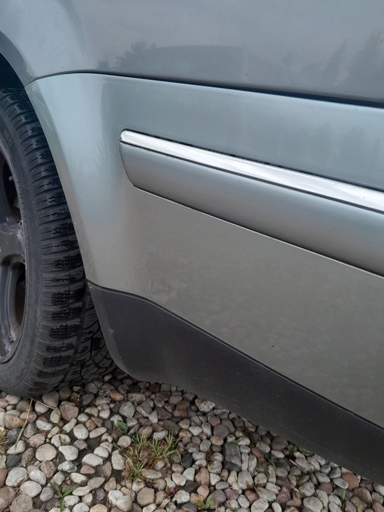 Zderzak tylny passat b5 fl kombi kod lakieru LD7W