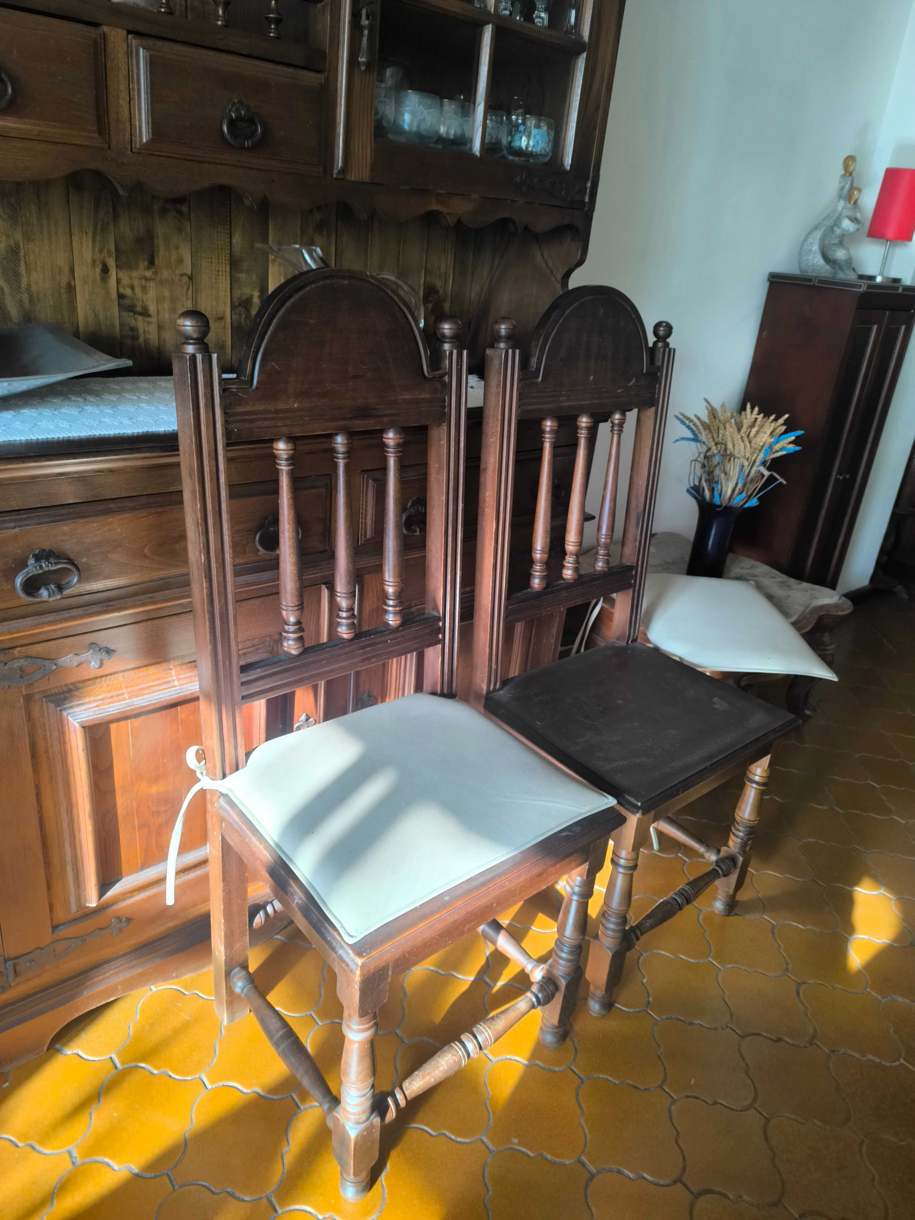 Cadeiras vintage de madeira