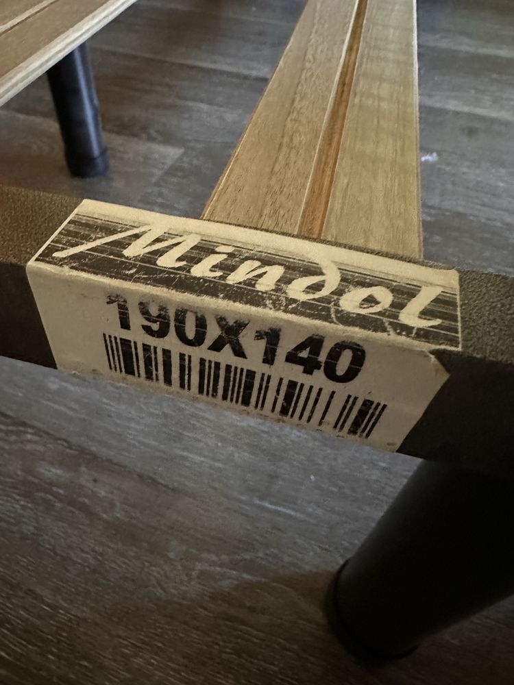 Estrado com pés 190x140 Mindol