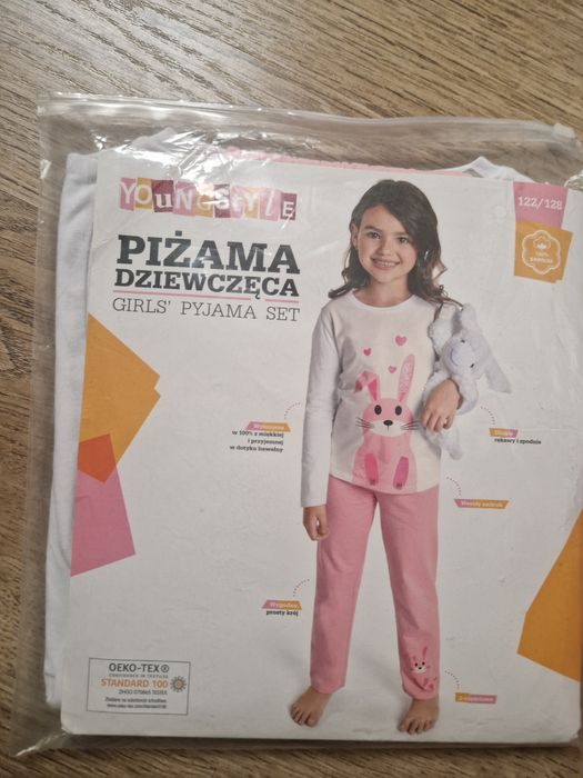 Piżama 122/128 króliczek nowa