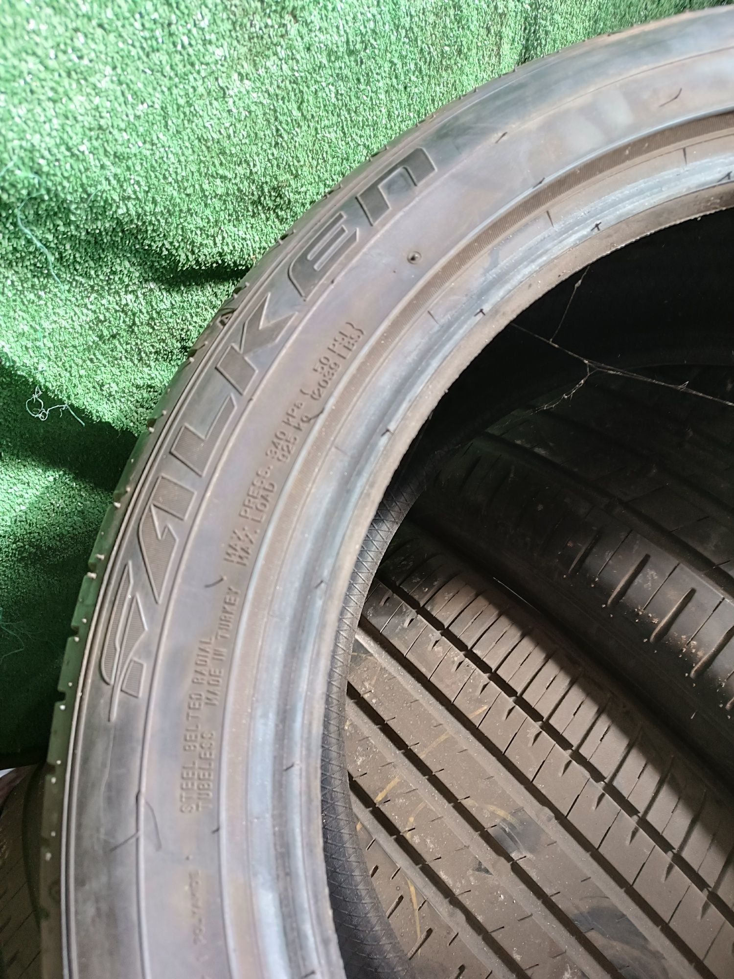 Шини літо Falken 255/45/20 6mm 2021р. 2шт