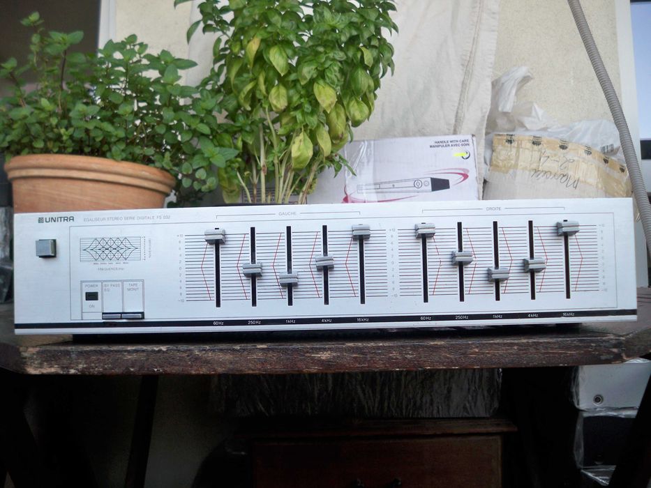 srebrny korektor equalizer Unitra Diora FS032 (poprzednik FS042)