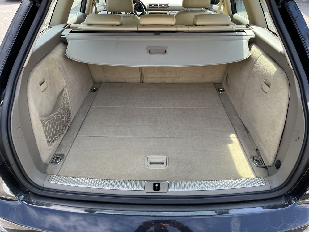 Audi A4 бензин 1.6 MPI