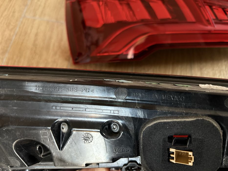 Задние фонари Audi Q5 FY 80A