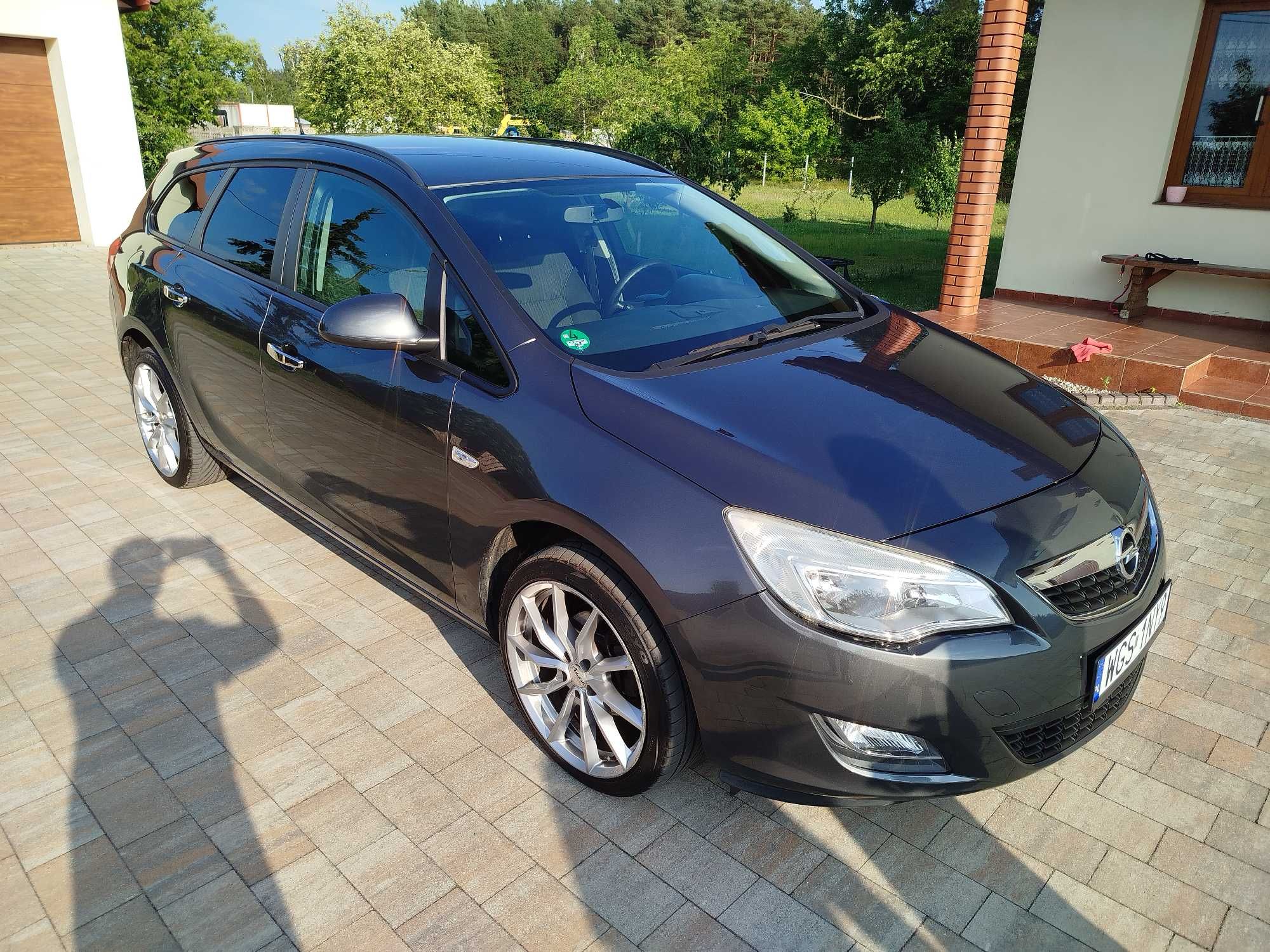 Opel Astra J 1.4 Turbo Benz. z Niemiec Zarejestrowana