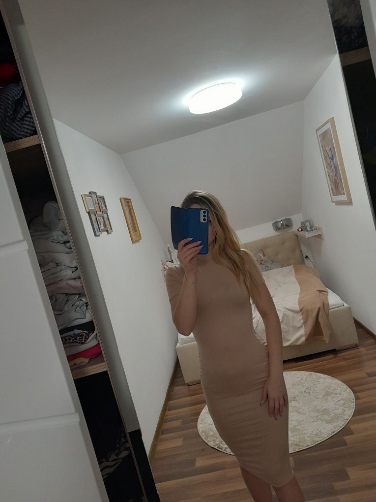 Sukienka midi beżowa podkreślająca viskoza sexy kobieca elegancka s m