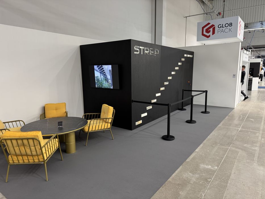 Stół złoty okrągły do salonu kawowy