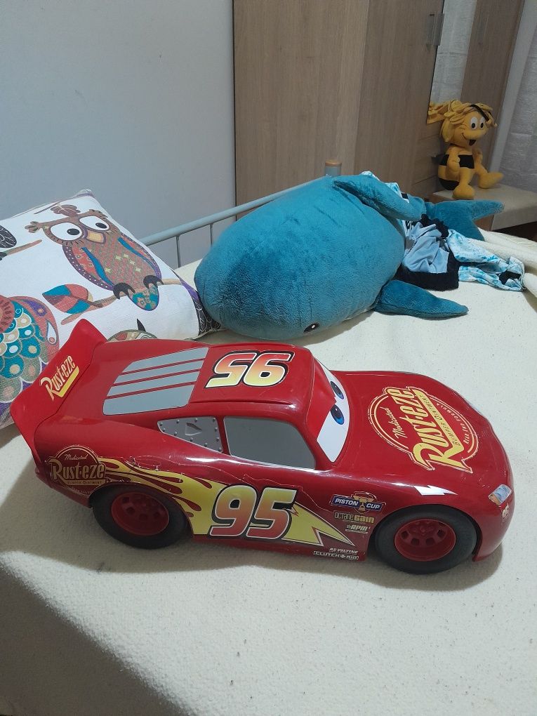 Carro Faísca gigante
