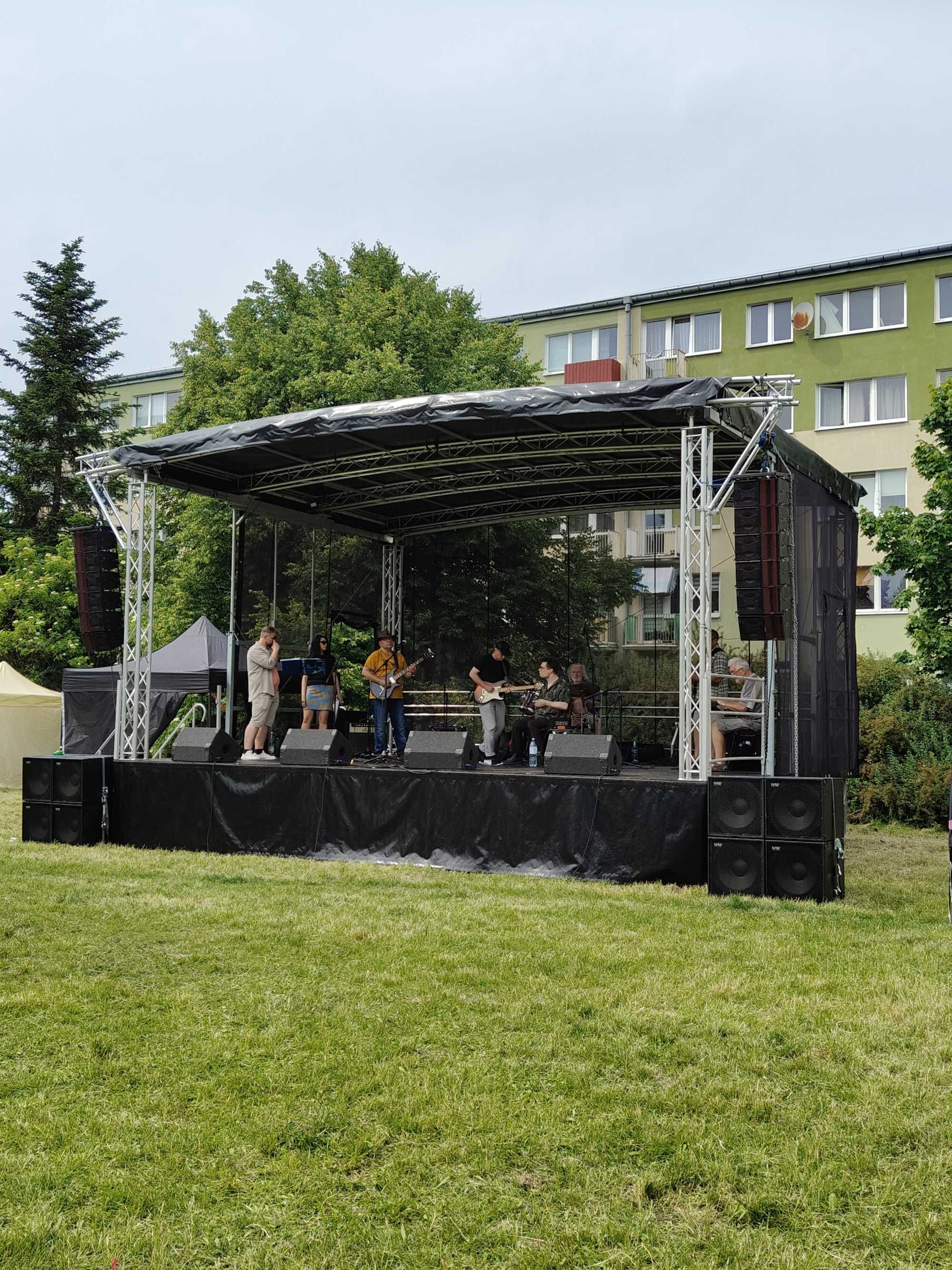 Scena mobilna 8x6 / oświetlenie / nagłośnienie / obsługa