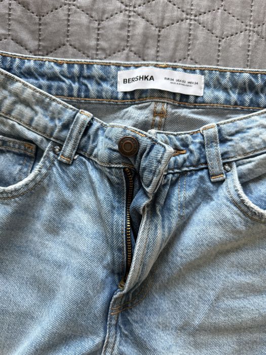 Блакитні джинси Berhska