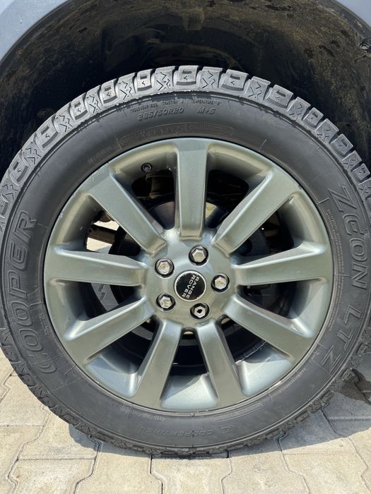 Land Rover Discovery 4х4 позашляховик доставка у ваше мі.