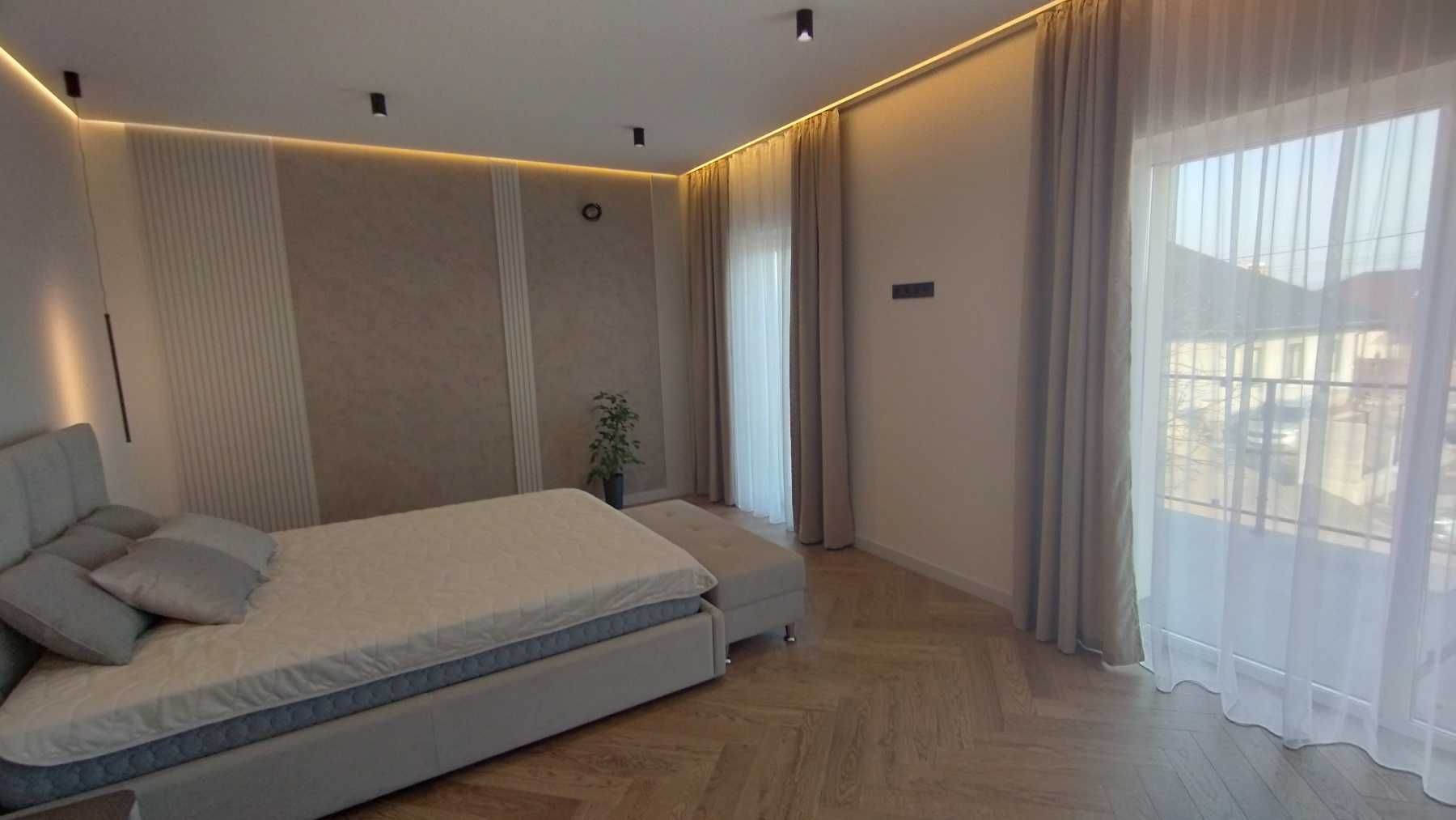 Продається котедж, вул. Тернопільська
Код: 24930