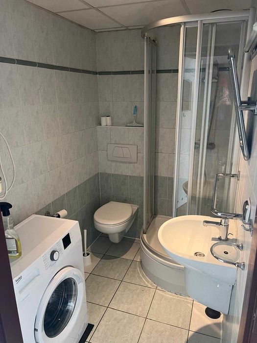 Wynajmę kawalerkę w centrum Poznania, ul Zwierzyniecka. Dla 1/2 osób.