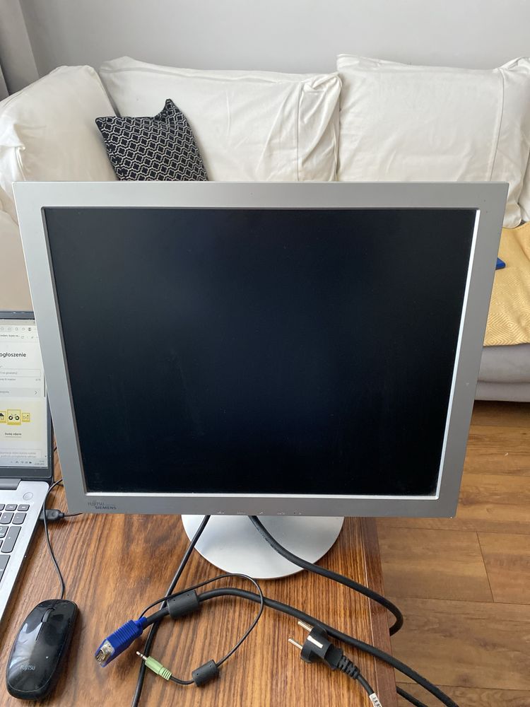 Monitor LCD Fujitsu  SCALEOVIEW C19-6 model 900P