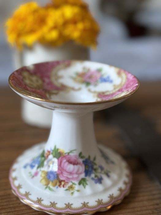 Stary porcelanowy swiecznik angielski Royal Albert