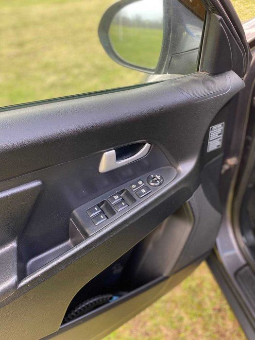 Продам автомобіль Кіа спортедж 2012р .в.