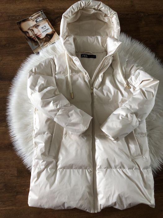 Пуховик жіночий зимовий  молочний ZARA  S