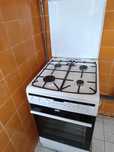 Kuchnia gazowa z piekarnikiem elektrycznym