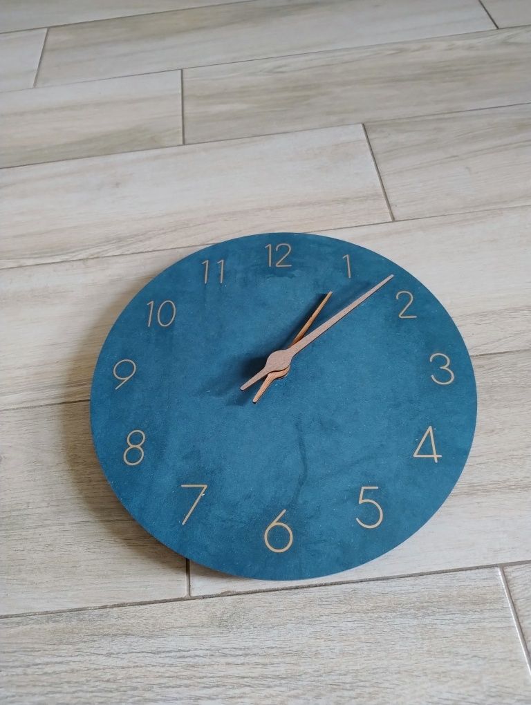 Zegar ścienny z płyty MDF, bez tykania, cichy, nowoczesny, 30 cm.