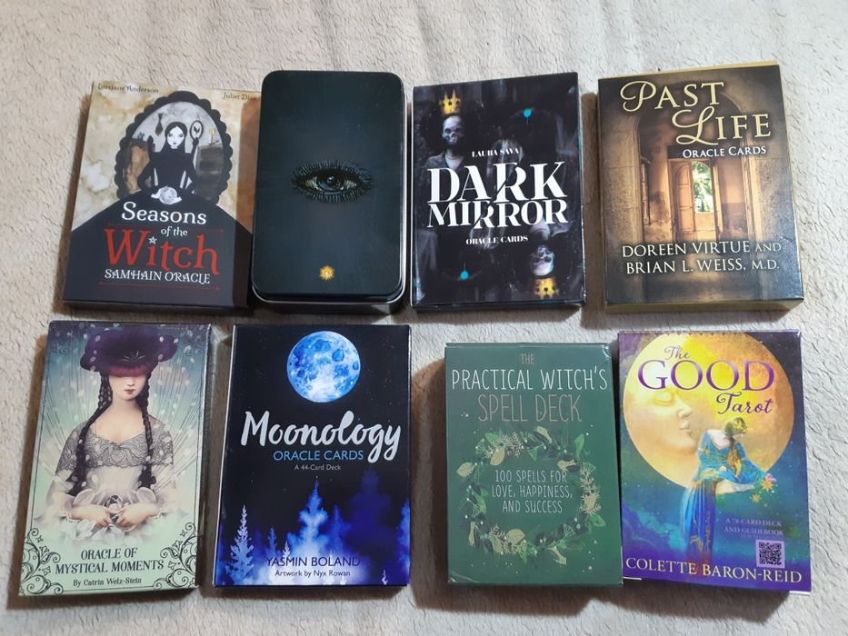 Комплект з 8-ми колод. Оракули, Таро. Англійська