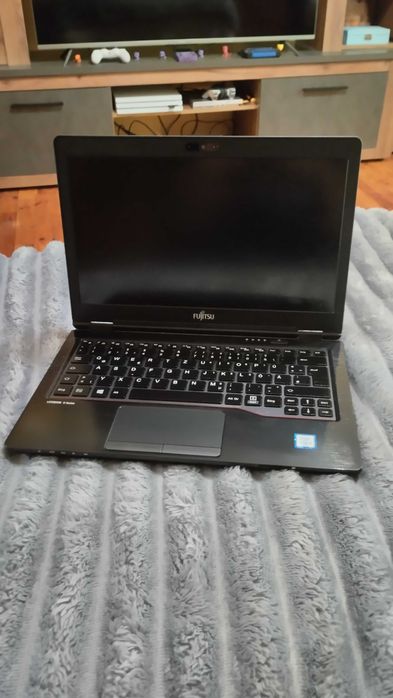 Fujitsu Lifebook u727 -8гб /256гб ssd m2 /i5