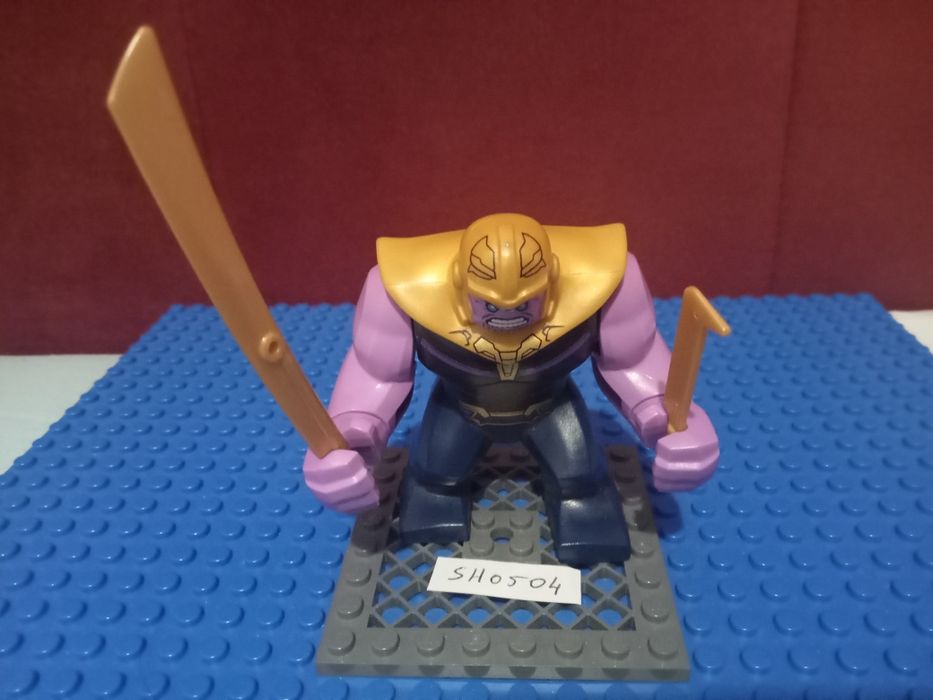 SH0504 Thanos Lego Superheroes stan idealny + bronie