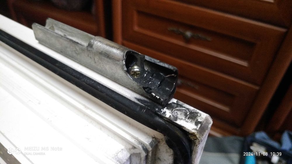 Профессиональный ремонт пластиковых окон и дверей в Кривом Роге.