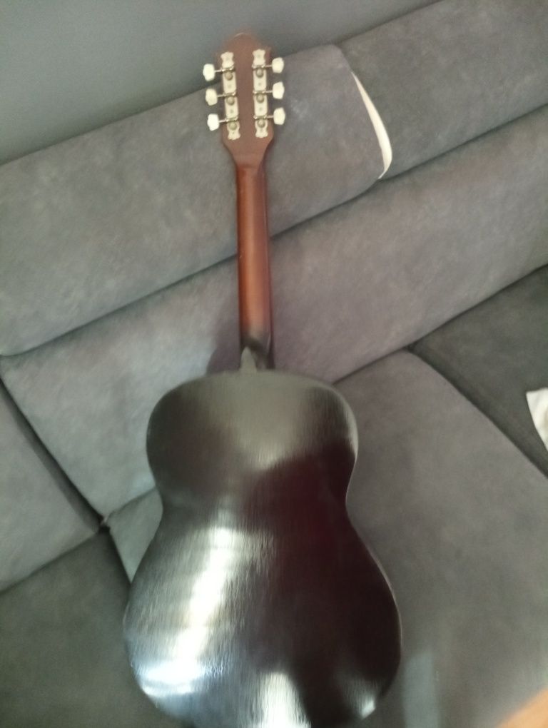 Gitara akustyczna