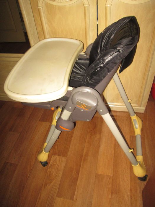 Стул для кормления детский раскладной Chicco