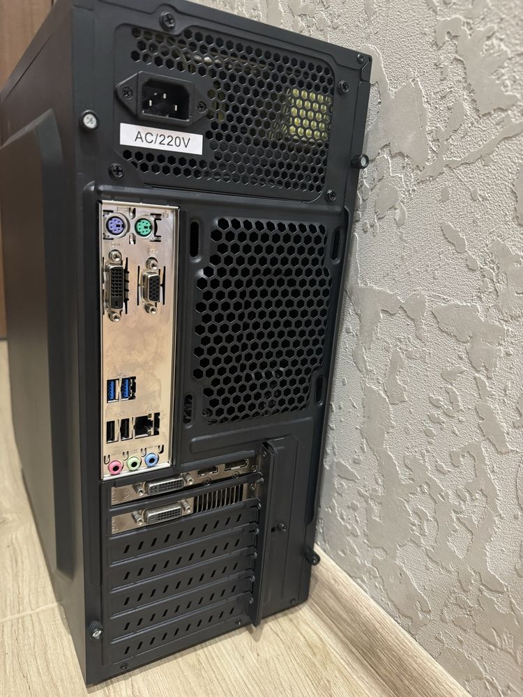 Середній ігровий ПК i3 8100/Radeon HD 7770/8GB/1Tb