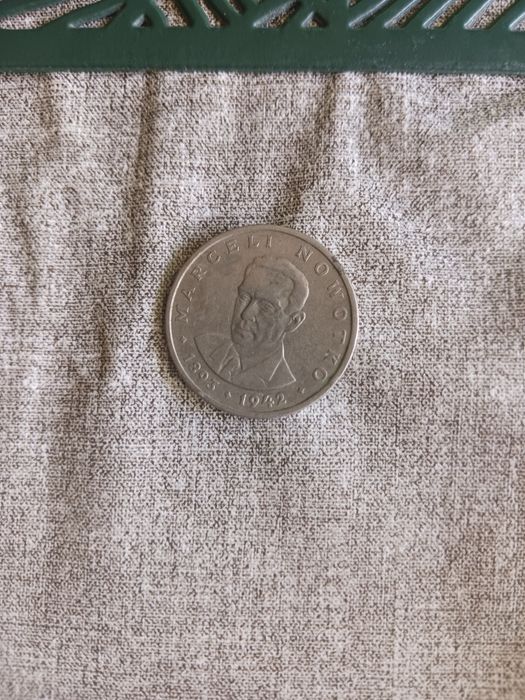 Sprzedam monetę kolekcjonerską Marcrli Nowotko 20zł z 1893 -1942