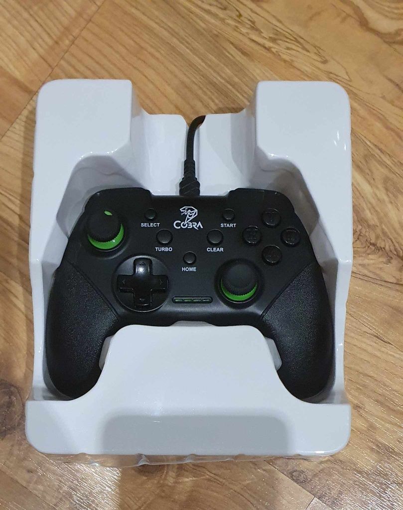 Gamepad przewodowy Cobra