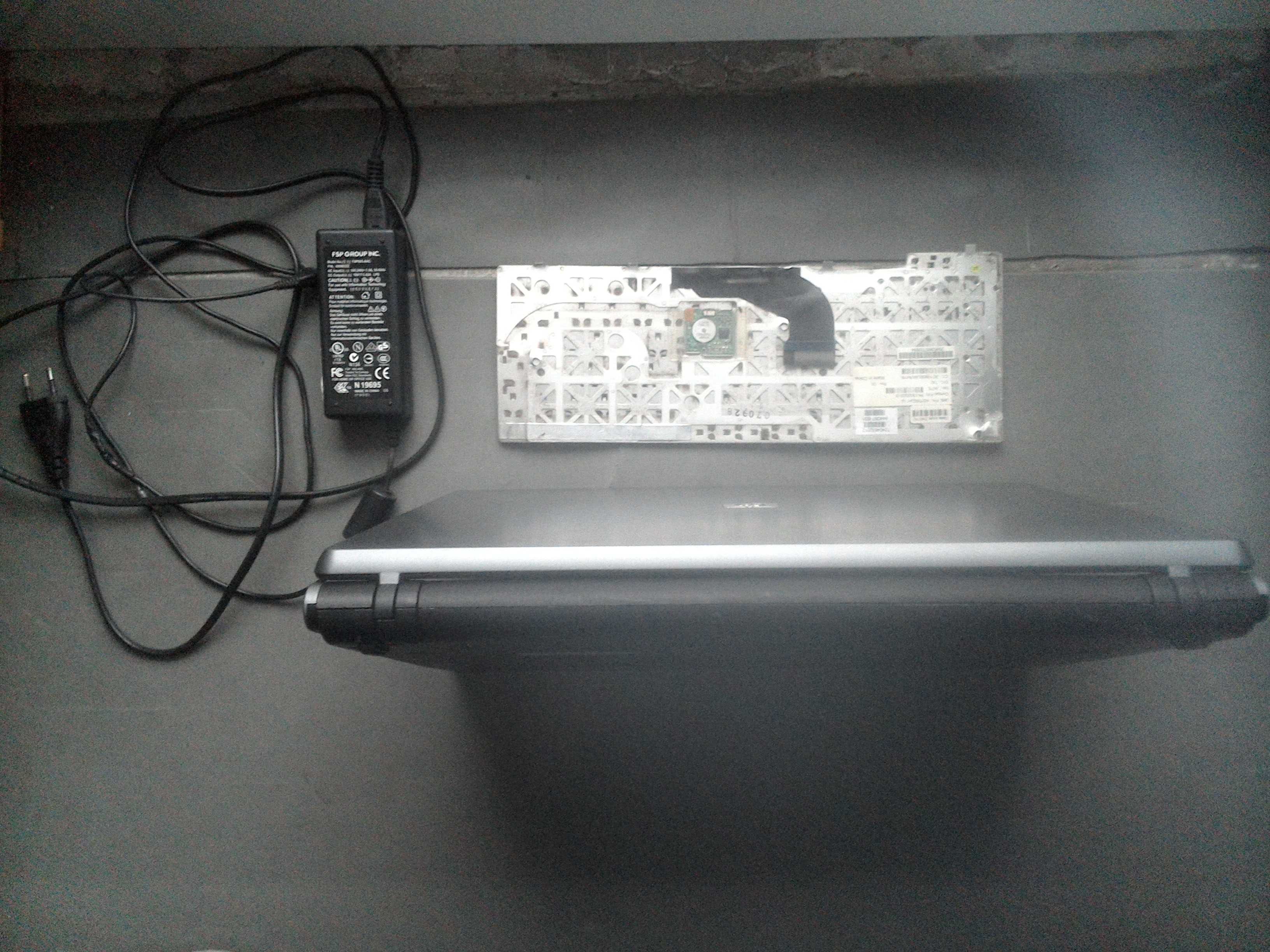 laptop hp 530 ladny stan zapasowa klawiatura zasilacz duzo zdjec