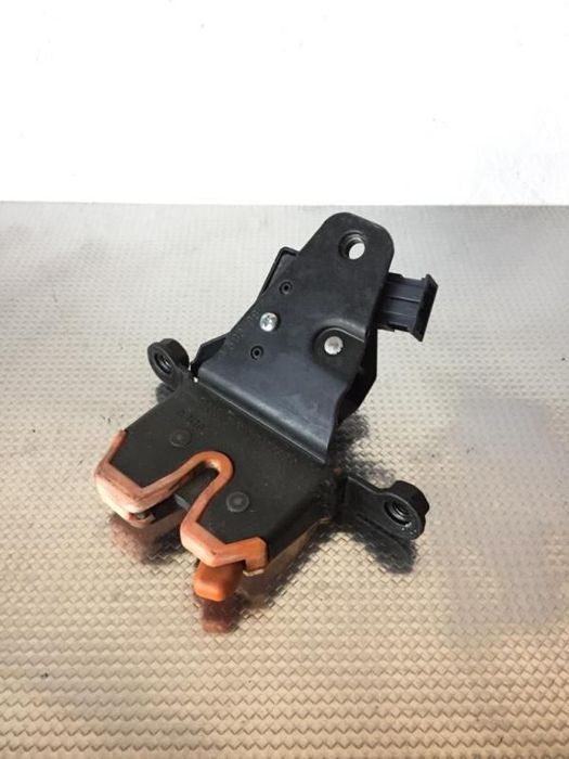 Fecho Tampa Mala Skoda Octavia I (1U2)