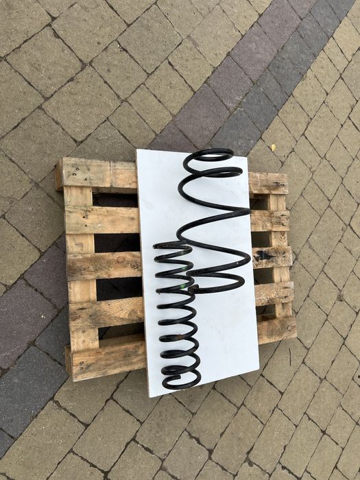 Пружина задня , передня БМВ 730