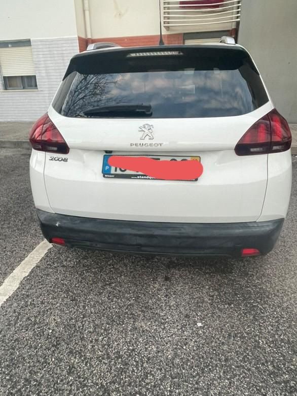 Carro Peugeot 2008