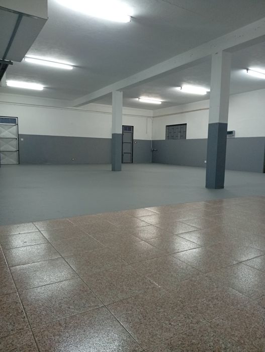 Arrenda  rés chão Armazém