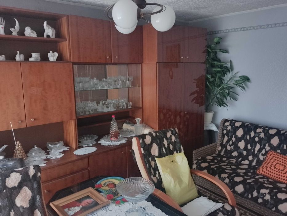 Mieszkanie z budynkami gospodarczymi