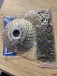 Nowy zestaw Shimano 9 sp. kaseta CS-HG400-9, 11-34T i łańcuch CN-HG53