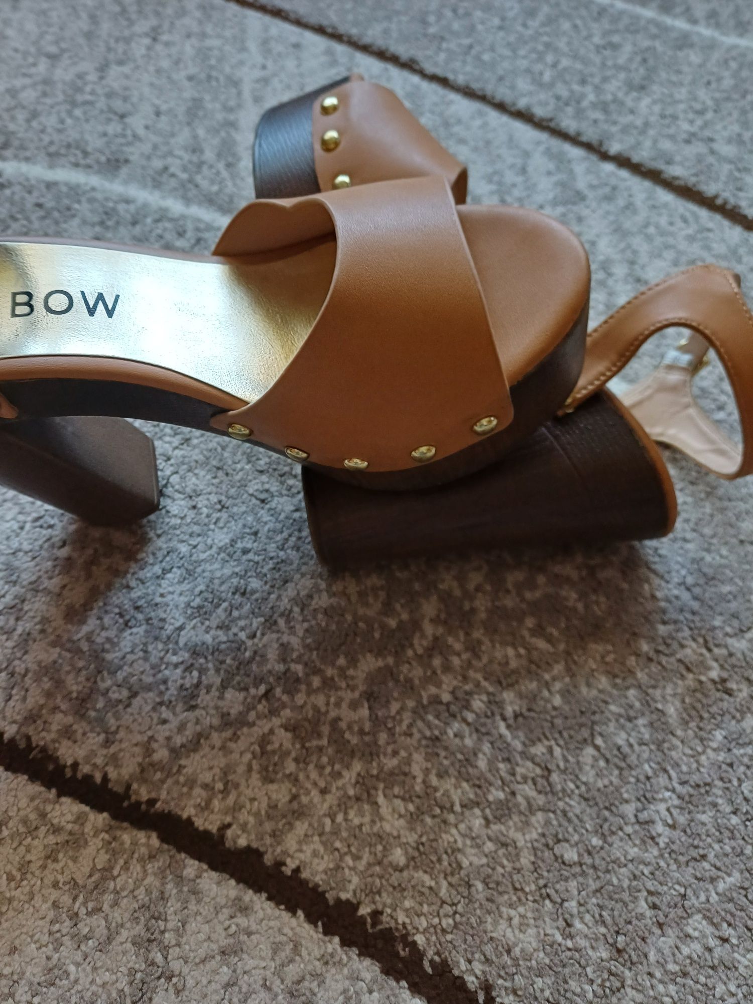 Sandały na podeszwie platformy rozmiar 38cm