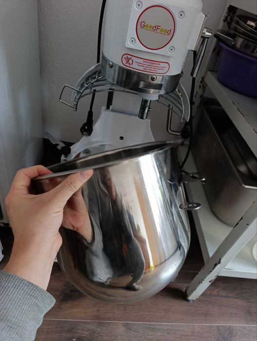 тістоміс, планетарний міксер