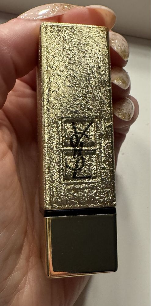 Elegancka szminka w kolorze czerwonym oryginalna YSL