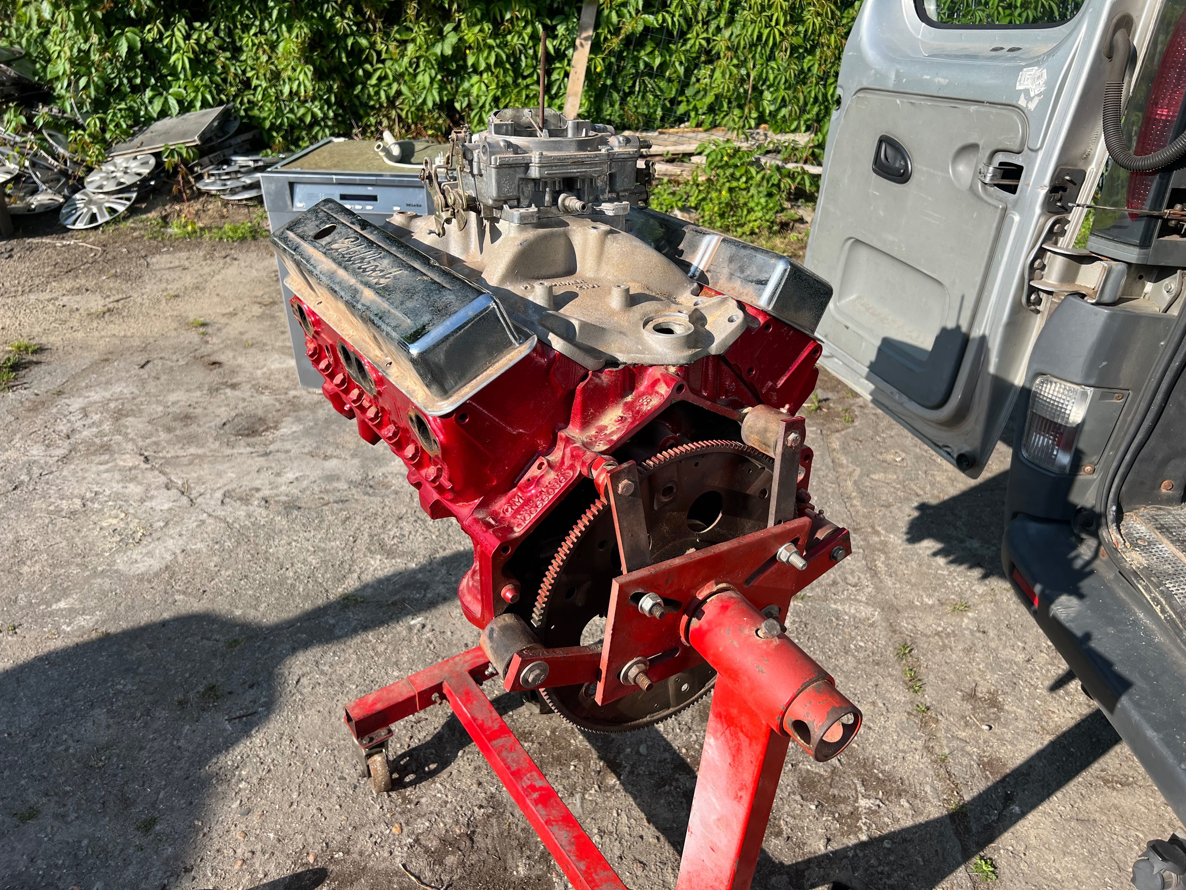 Silnik 5.7 V8 GM 10066&036 Chevy Corvette gaźnik kolektory